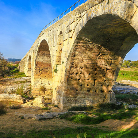 Pont Julien