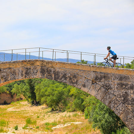 Pont Julien