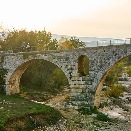 Pont Julien